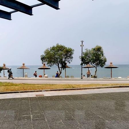 Apartment With 3 Rooms Just 1 Min From The Beach And Free Public Parking Peraía Kültér fotó