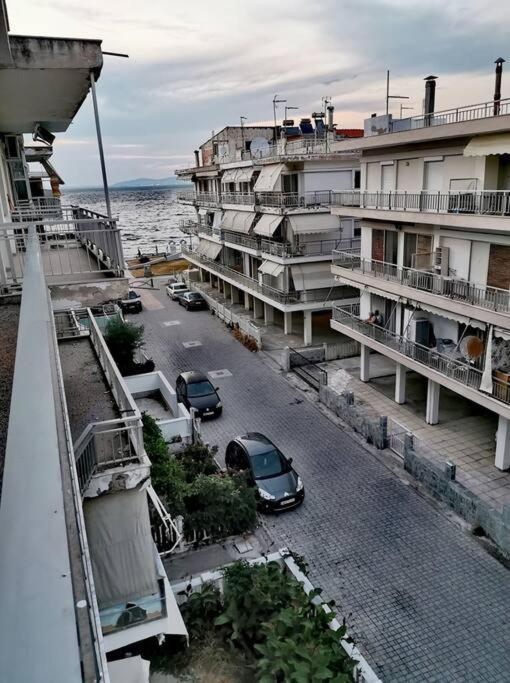 Apartment With 3 Rooms Just 1 Min From The Beach And Free Public Parking Peraía Kültér fotó
